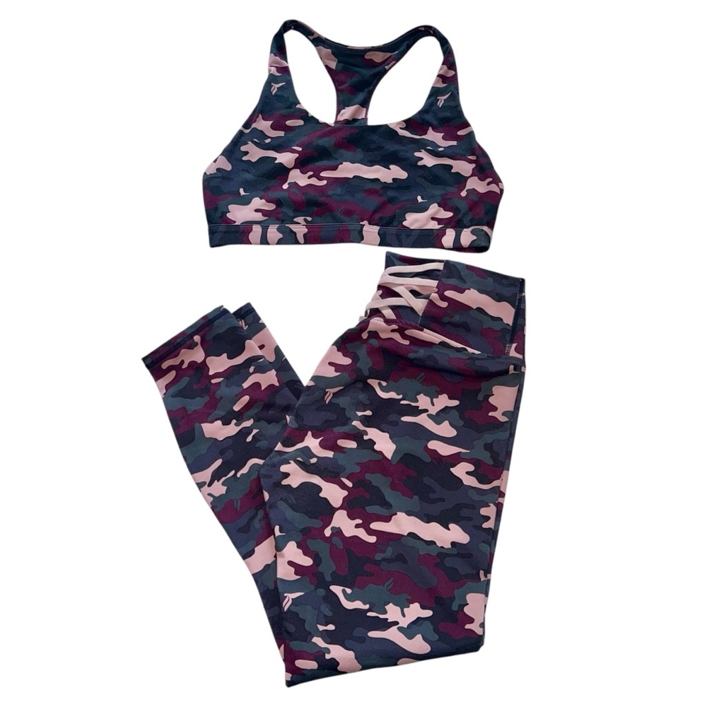 Fabletics 2-Piece Set PowerHold Pink Camo Sports Bra and Leggings Set | Size M